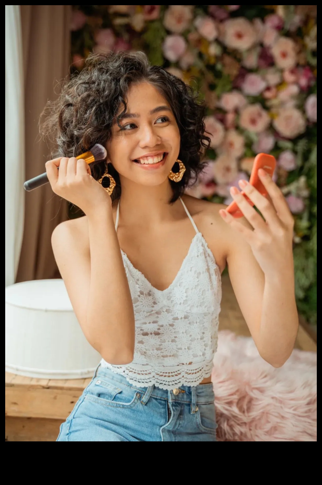 הדגשה והרמוניה סומק משיגים מראה לחיים שהוא גם טבעי וגם מלוטש 4 היילייטר והרמוניה סומק: השגת מראה לחיים מגובש