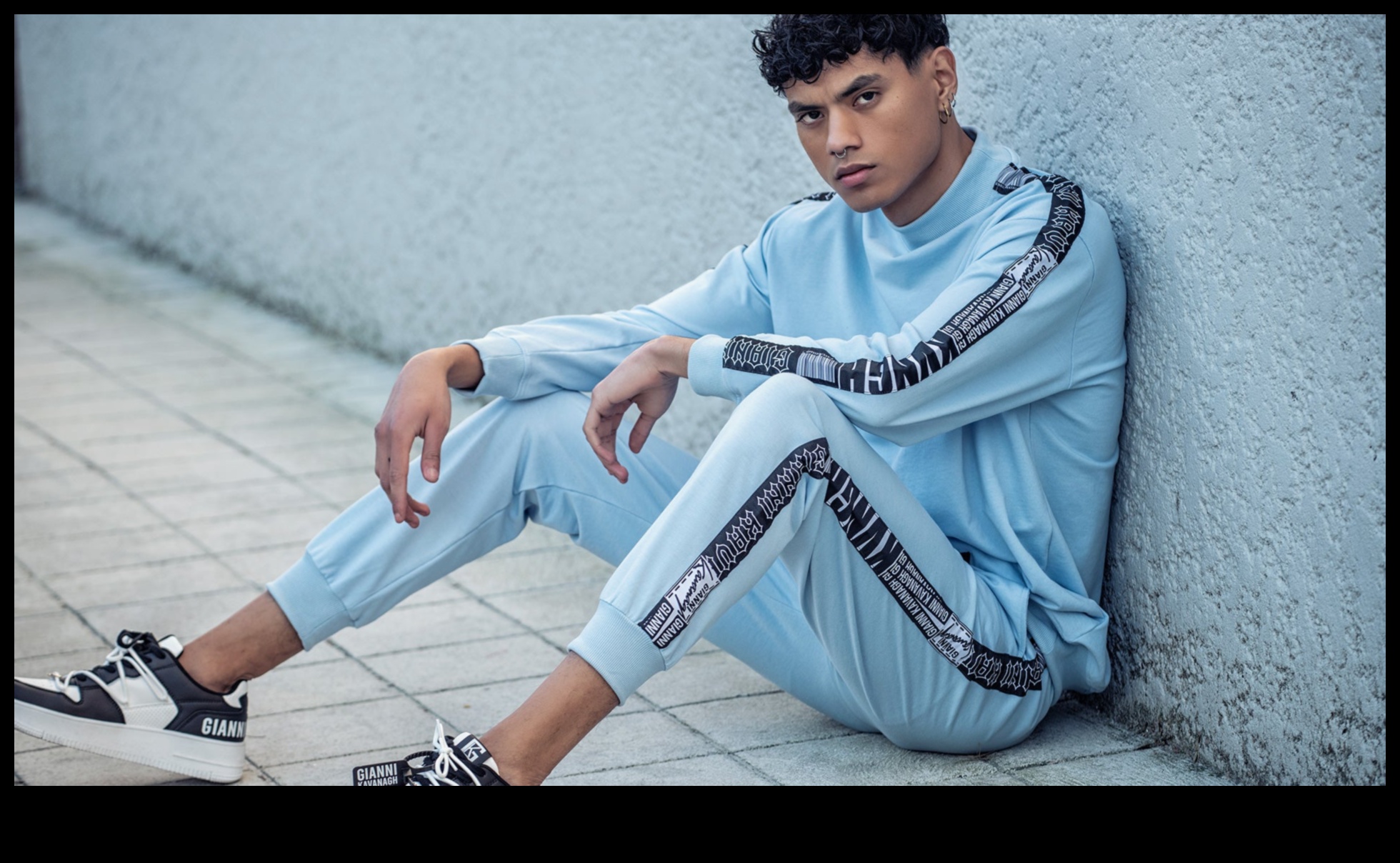 Street Chic Chronicles: An Insider's Guide to Urban Apparel