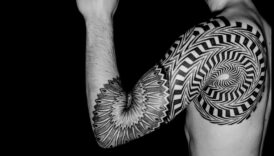 אומנות בתנועה: עיצובי קעקועים דינמיים ומרשימים