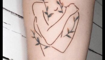 רומנטיקה מקועקעת: מבטאת את עומק האהבה באמצעות דיו